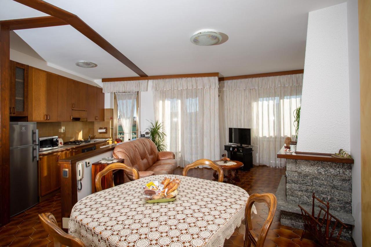 Casa Vacanze Heidi Vista Lago Verbania Exterior photo