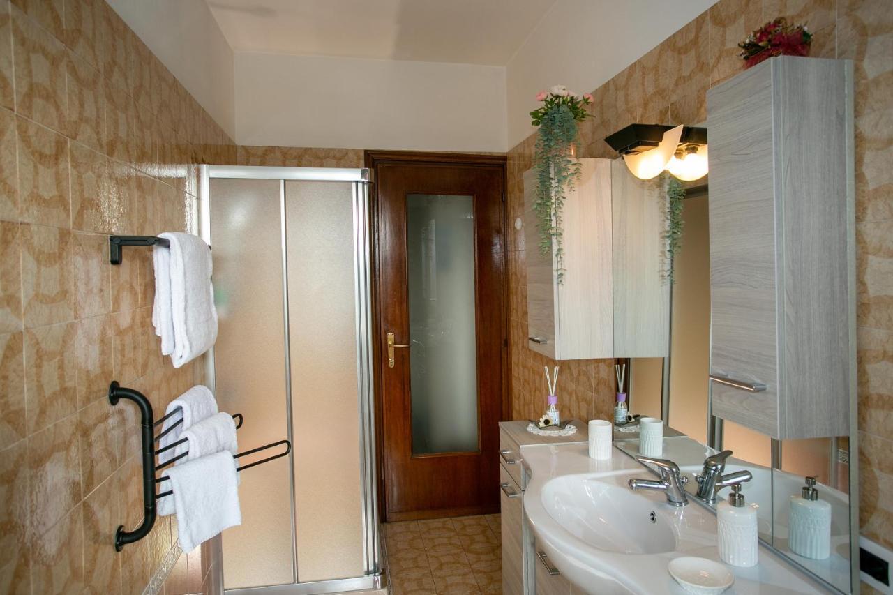 Casa Vacanze Heidi Vista Lago Verbania Exterior photo